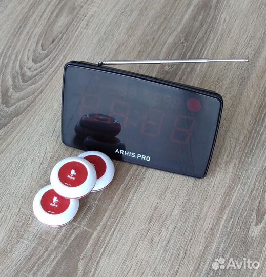 Кнпока вызова официанта и табло отображения вызова