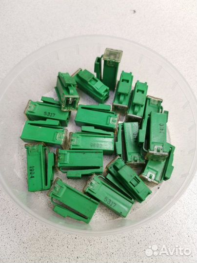 Предохранитель Nissan Cefiro A31 NA20S