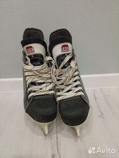 Коньки хоккейные