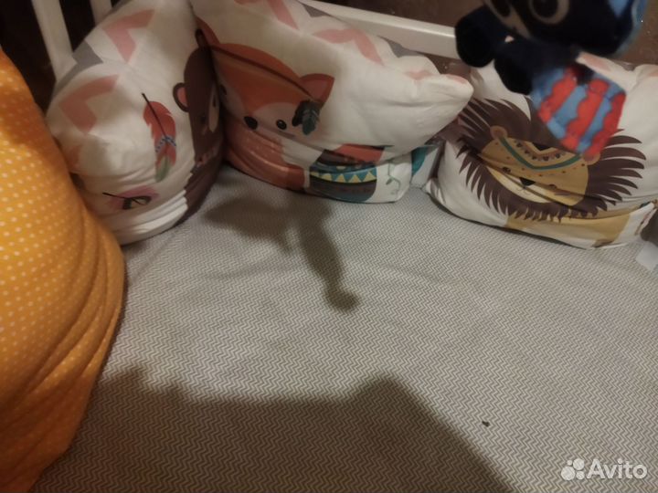 Детская кроватка с поперечным маятником