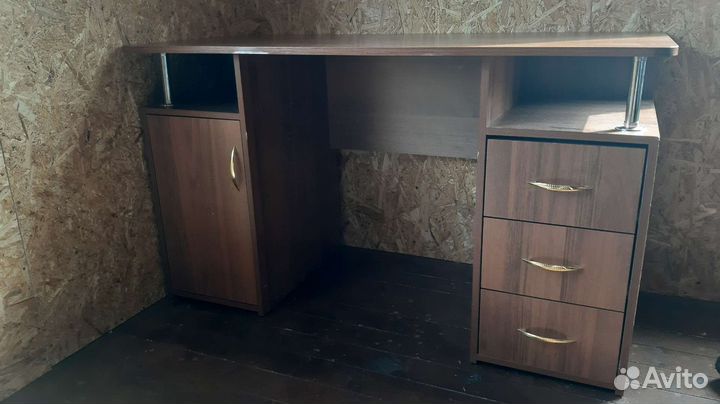 Письменный стол для школьника бу