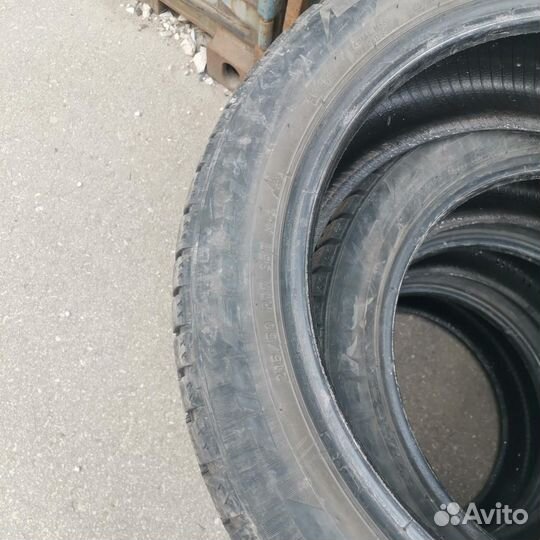 Pirelli Ice Zero 215/50 R17