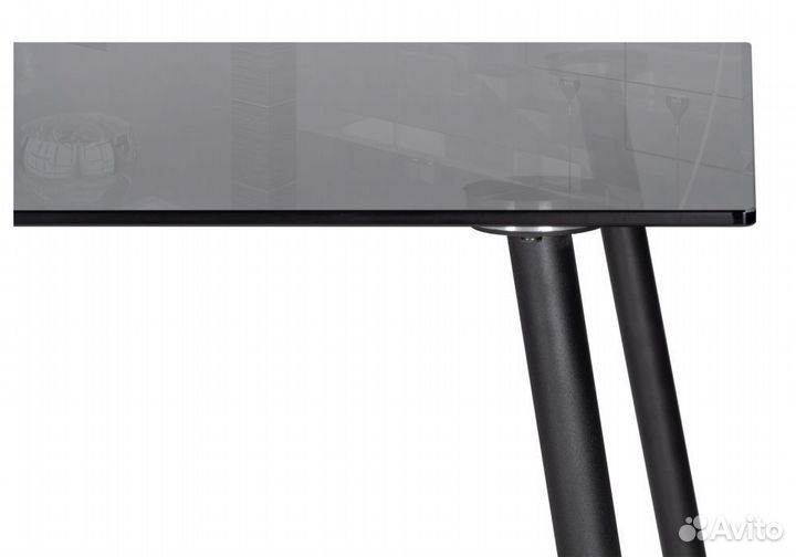 Стол кухонный