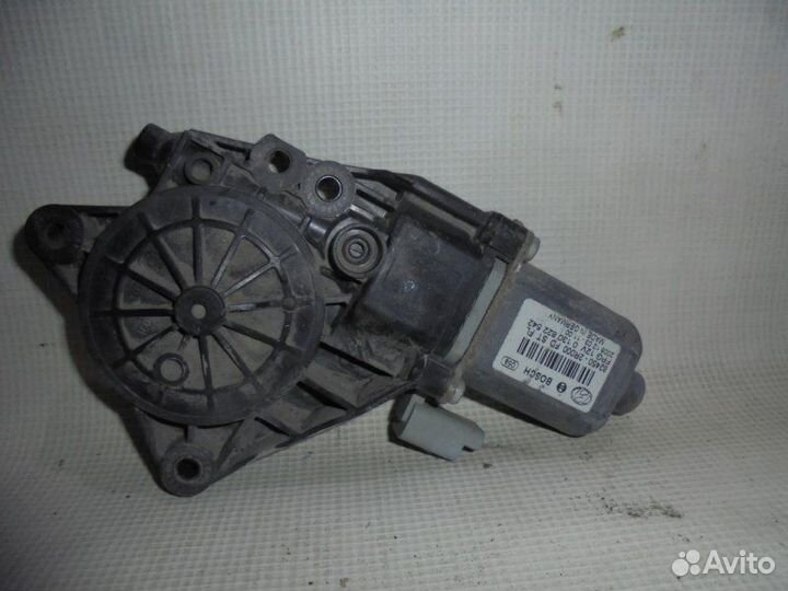 Моторчик стеклоподъемника передний Hyundai I30 FD