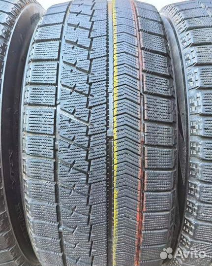 Bridgestone Blizzak VRX 215/50 R17 97H