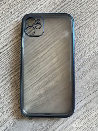 Чехлы на iPhone 11