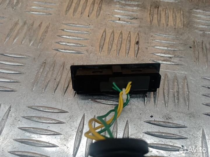 Кнопка открывания багажника Nissan X-Trail