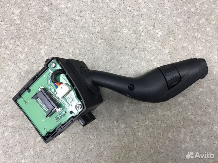 Переключатель стеклоочистителей Ford Focus III 201