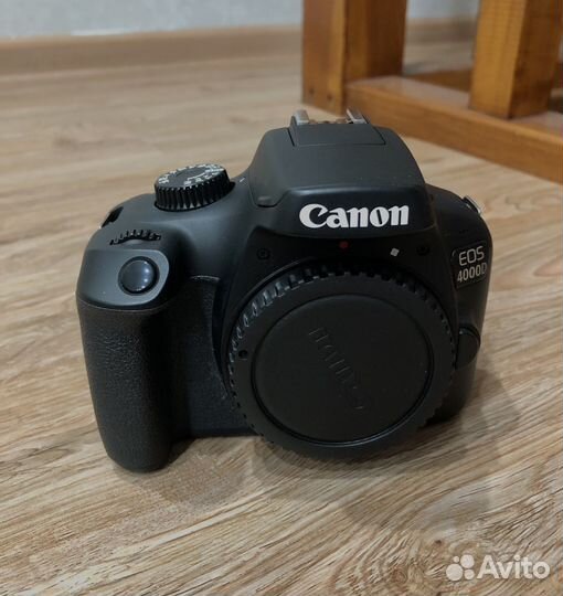 Зеркальный фотоаппарат canon 4000D