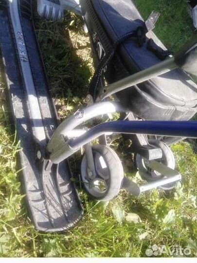 Снегокат с ручкой и колесами