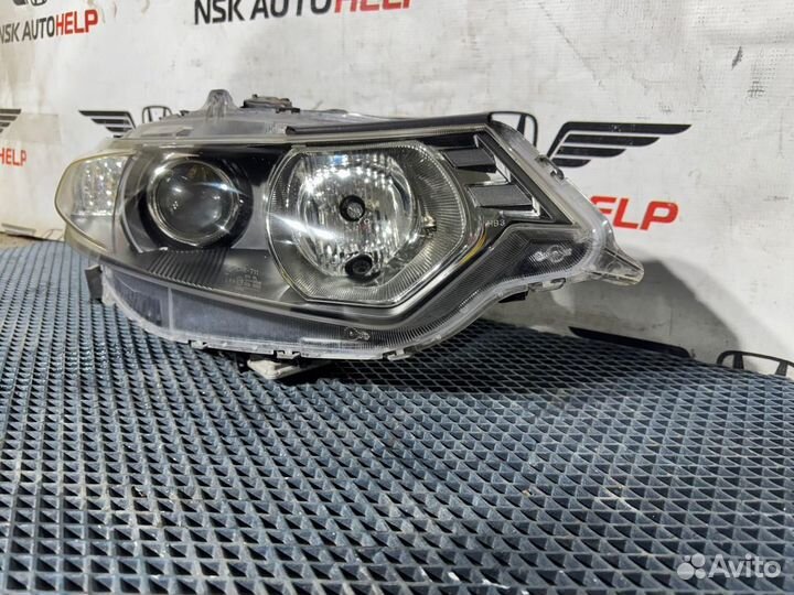 Фара ксеноновая правая Honda Accord CW2 K24A 2009