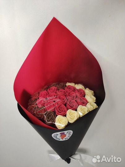 Букет из Белого и Молочного Шоколада - 29 Роз