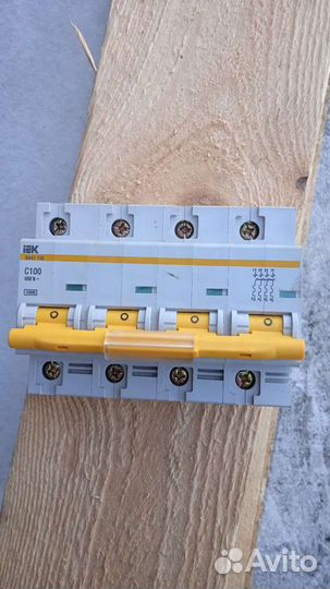 Автоматический выключатель 100А