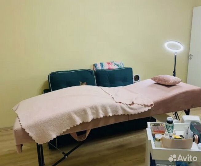 Анатомическая кушетка для наращивания ресниц