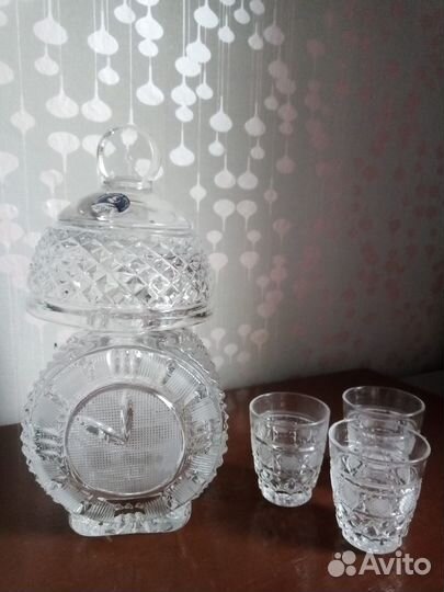 Новый хрустальный графин время Х виде будильника