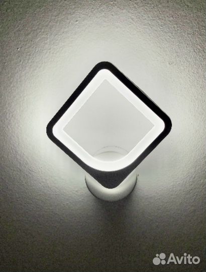 Светильник светодиодный 22w бра белый новый