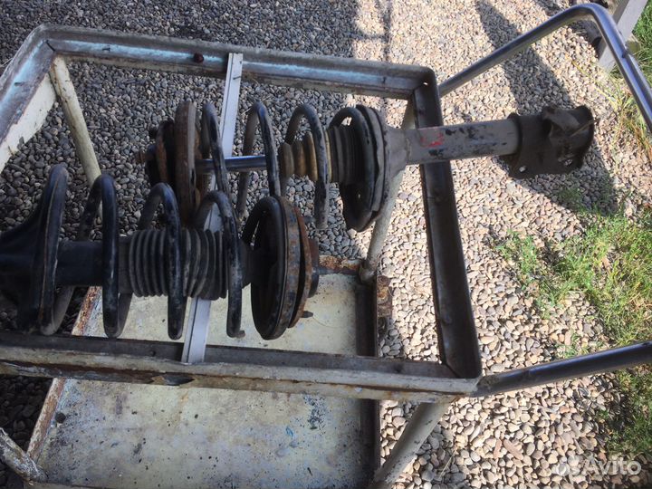 Стойки передние mitsubishi айертрек