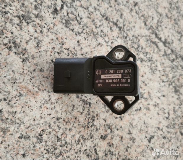 Датчик абсолютного давления 038906051d