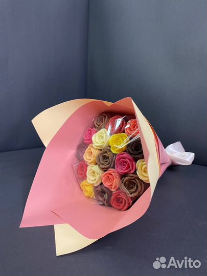 Букет - 19 роз из Бельгийского Шоколада