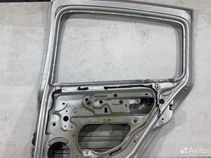 Дверь задняя правая Renault Symbol седан 1.4