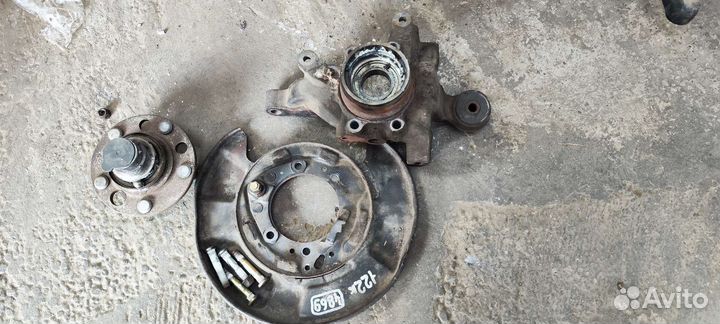 Задняя ступица левая lexus 330 kluger