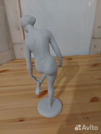 Статуэтка бисквит гимнастка Барановка