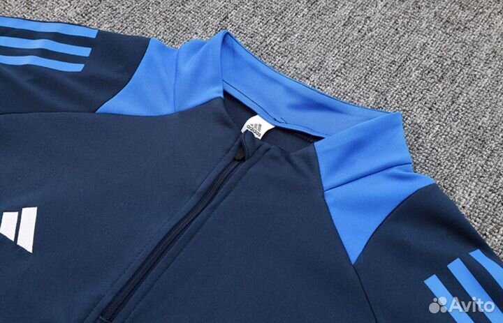 Спортивный костюм adidas