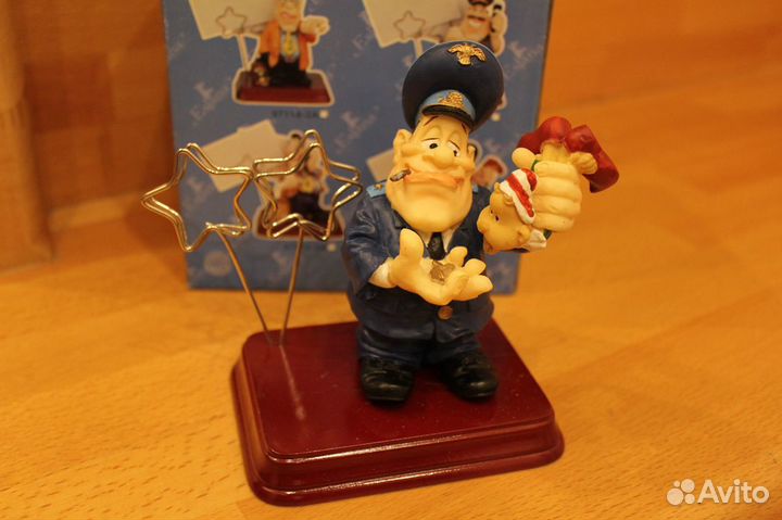 Сувениры настольные