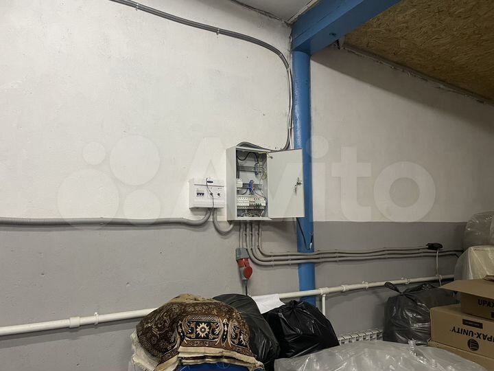 Гараж, > 30 м²