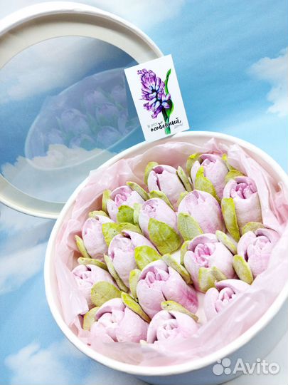 Букет из зефирных тюльпанов в коробочке