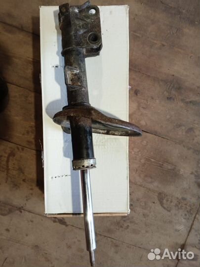 Стойка левая Митсубиси galant 9