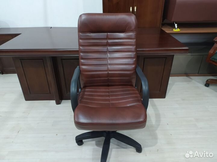 Кресло руководителя Орман (экокожа). Новое