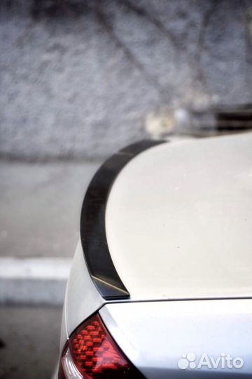 Спойлер на багажник и заднее стекло Mercedes W211
