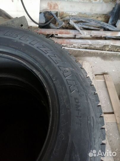 Bridgestone Blizzak DM-V1 235/60 R16 100H