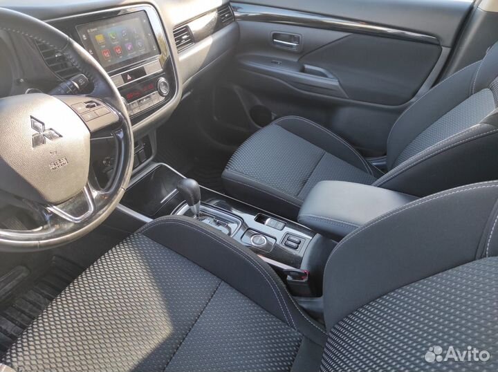 Обшивка салона Митцубиси Аутлендер 3