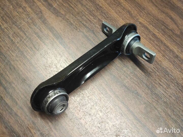 Рычаг задней подвески Mitsubishi Carisma Colt