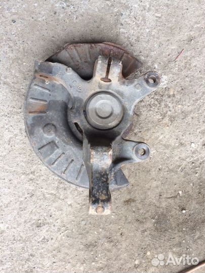 Поворотный кулак Mercedes W639 Vito