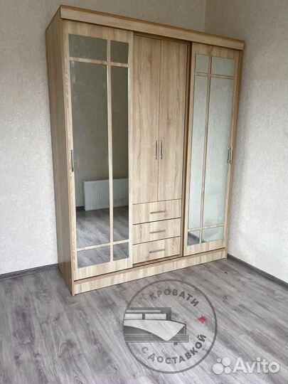 Шкаф