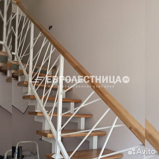 Лестница прямая перила Хаос