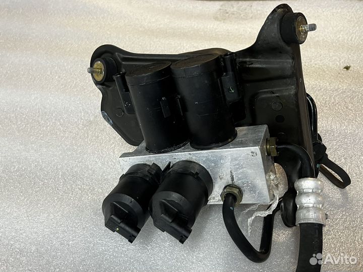 Блок клапанов гидроподвески ABC W220 W215