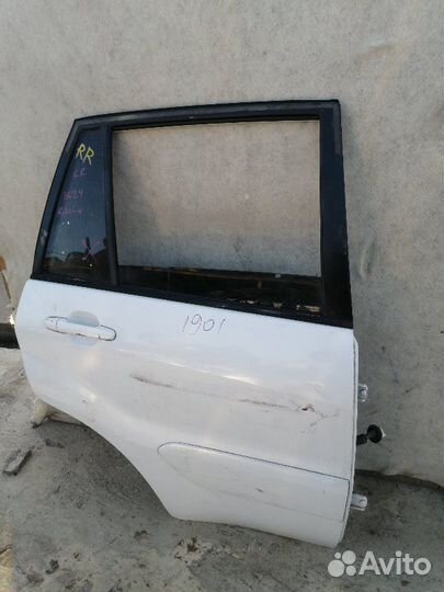 Дверь задняя правая Toyota Rav4 ACA21