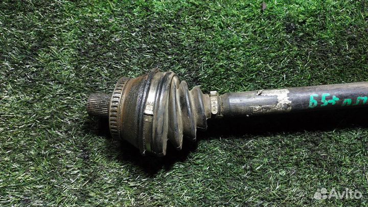 Полуось передняя левая Volkswagen Passat B5