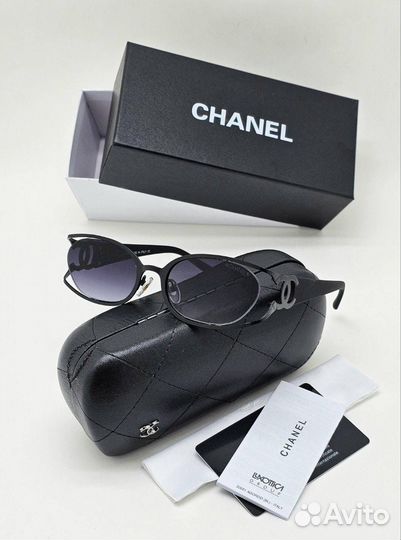 Солнцезащитные очки Chanel