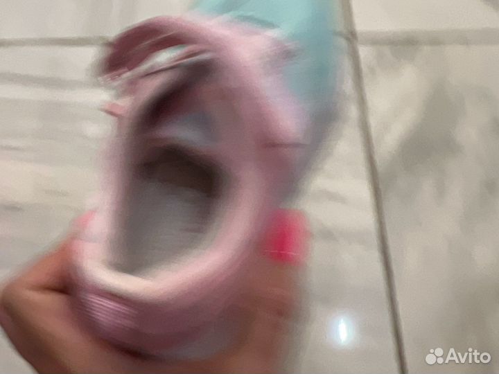 Кроссовки для девочки