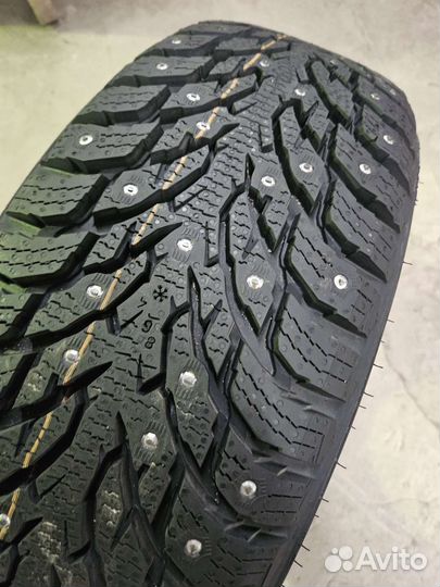 Nokian Tyres Hakkapeliitta 9 215/55 R17 98T