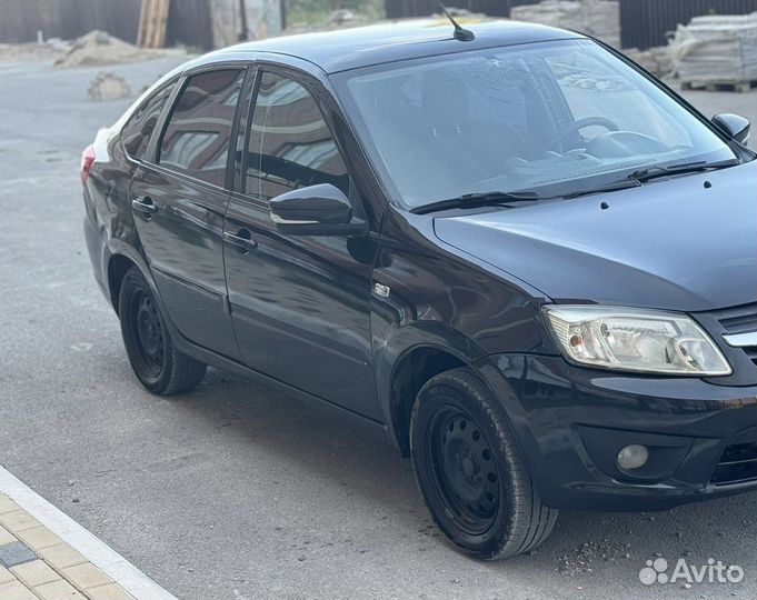 LADA Granta 1.6 МТ, 2015, битый, 180 000 км