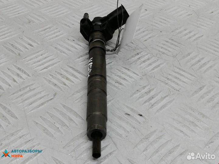 Форсунка Volkswagen Passat B6 2009 03L130277