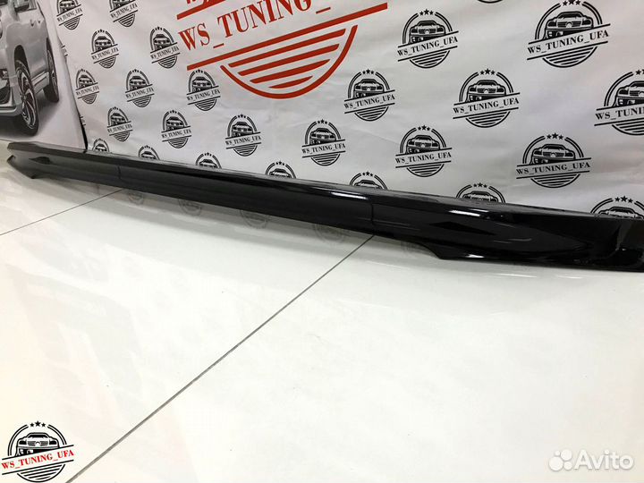 Спойлер под стекло Toyota Land Cruiser 200 E828