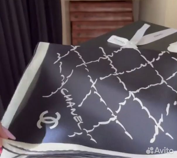 Платок Chanel шелковый