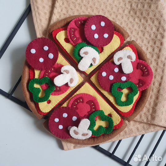 Пицца из фетра